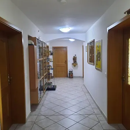 Meli's Gaestezimmer - - Wohnen Mit 2 Katzen Apartment Rohrdorf (Bavaria)