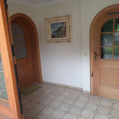 Meli's Gaestezimmer - - Wohnen Mit 2 Katzen Apartment Rohrdorf (Bavaria)