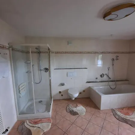 Meli's Gaestezimmer - - Wohnen Mit 2 Katzen Apartment Rohrdorf (Bavaria)
