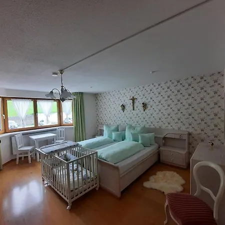 Meli's Gaestezimmer - - Wohnen Mit 2 Katzen Apartment Rohrdorf (Bavaria)