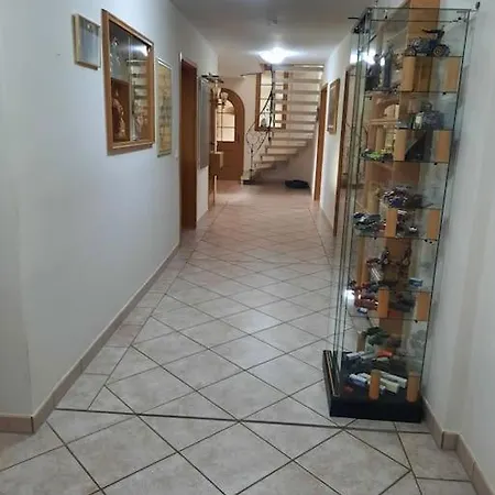 Meli's Gaestezimmer - - Wohnen Mit 2 Katzen Apartment Rohrdorf (Bavaria)