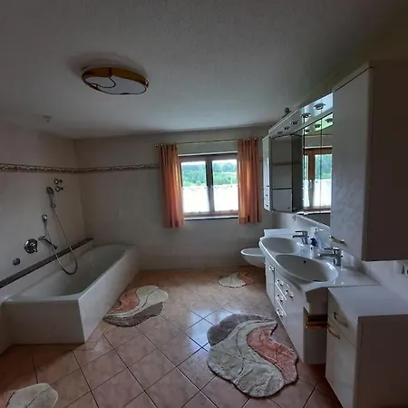 Meli's Gaestezimmer - - Wohnen Mit 2 Katzen * Rohrdorf (Bavaria)