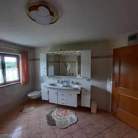 Meli's Gaestezimmer - - Wohnen Mit 2 Katzen * Rohrdorf (Bavaria)